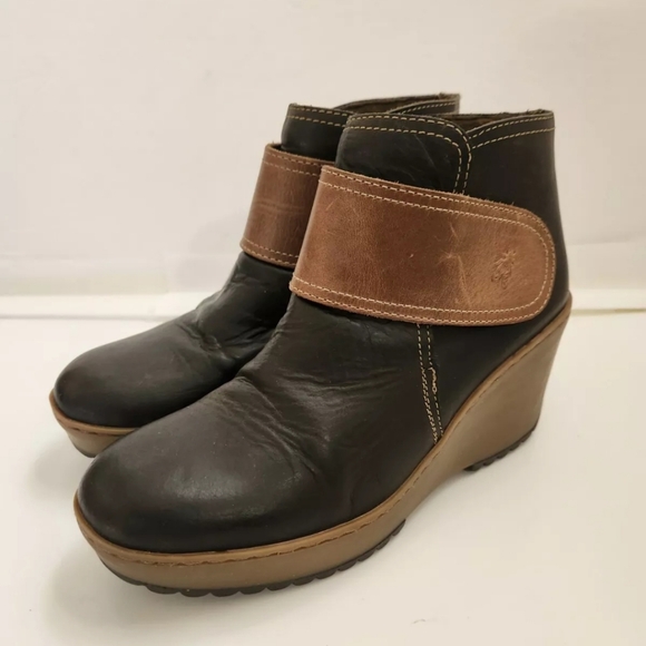 Fly London size 39 leather wedge bootie black tan boot - Picture 2 of 13